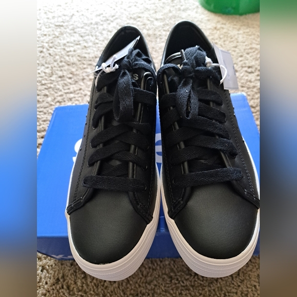 Keds Lady's Sneakers Lights Up - Picture 7 of 15